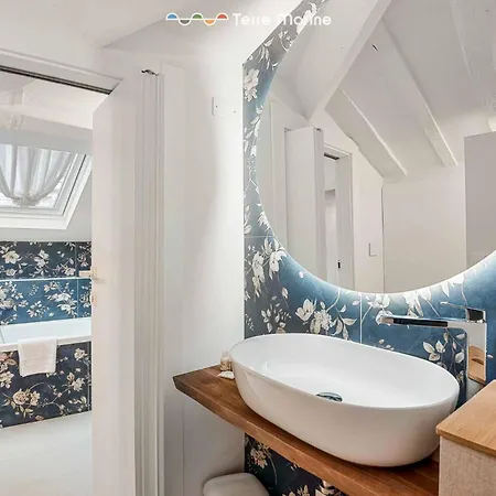 Apartment Le Dimore Dei Fiori, Terre Marine